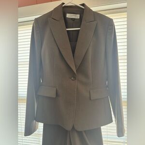 Tahari Women's Classic Taupe Suit